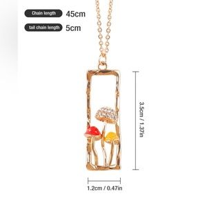 Mushrooms detail square pendent necklace